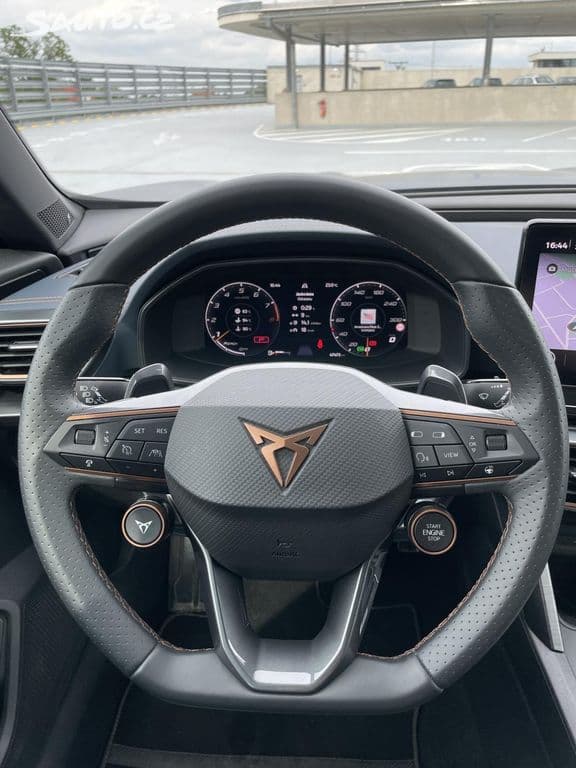 2022 Cupra Formentor VZ5, tmavomodrá hatchback, 51 000 km