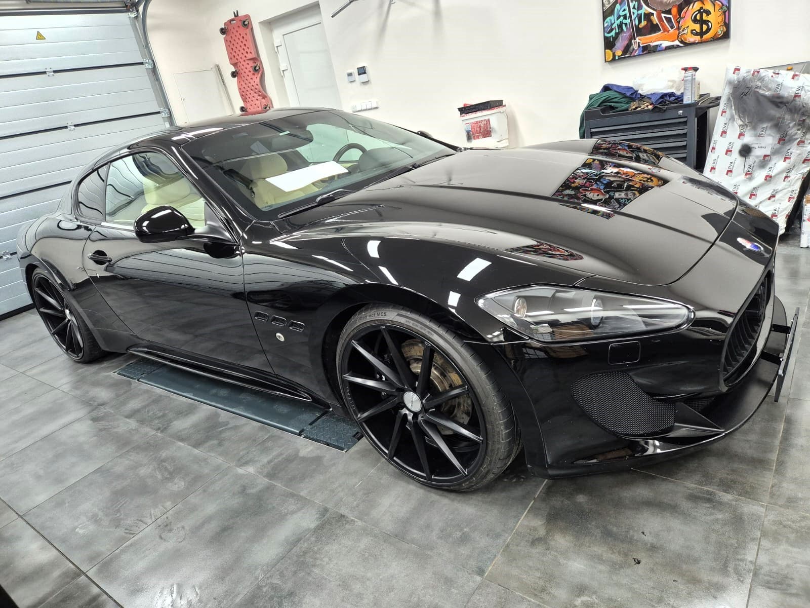 2010 Maserati GranTurismo S, čierna kupé, 44 000 km