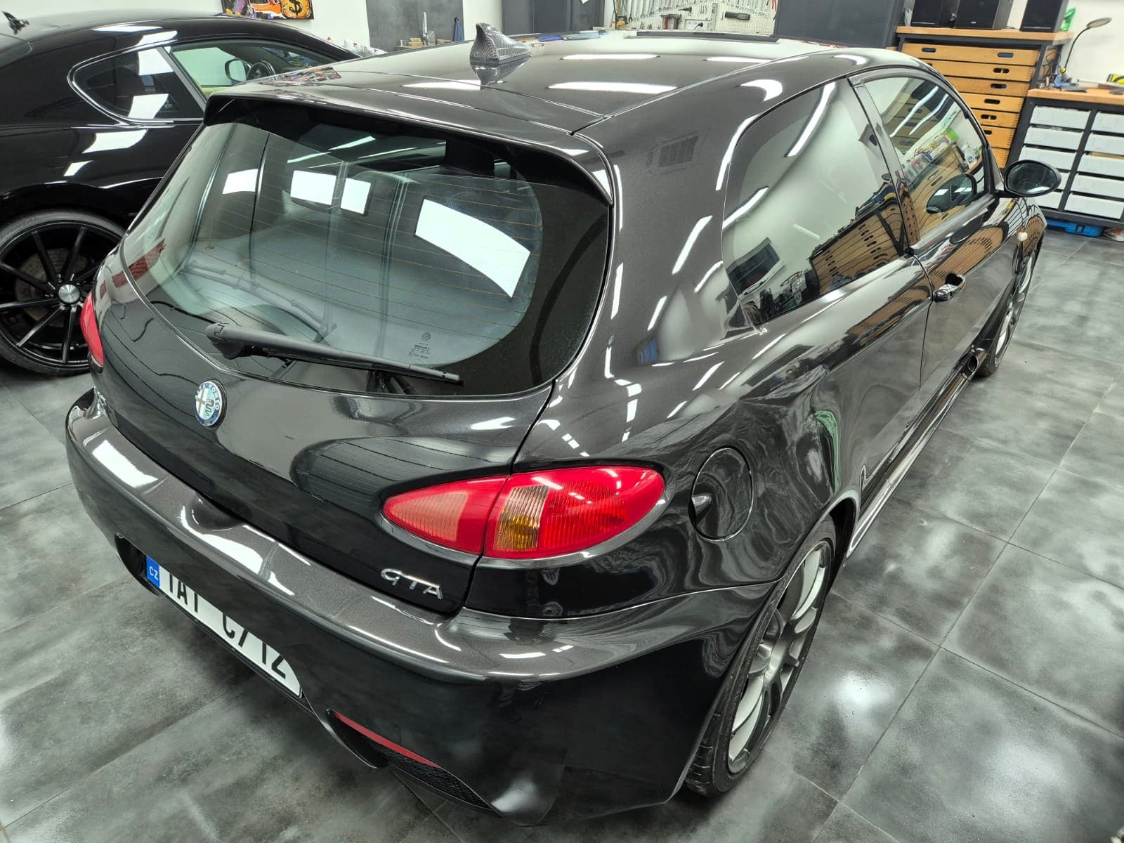 2003 Alfa Romeo 147GTA, čierna hatchback, 111 000 km