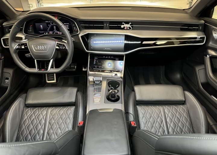 2020 AUDI S6, sivá kombi, 86 000 km