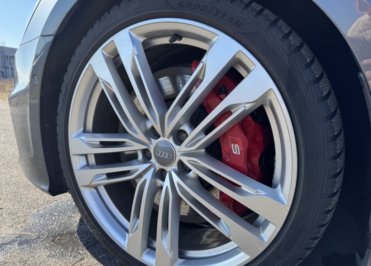2020 AUDI S6, sivá kombi, 86 000 km