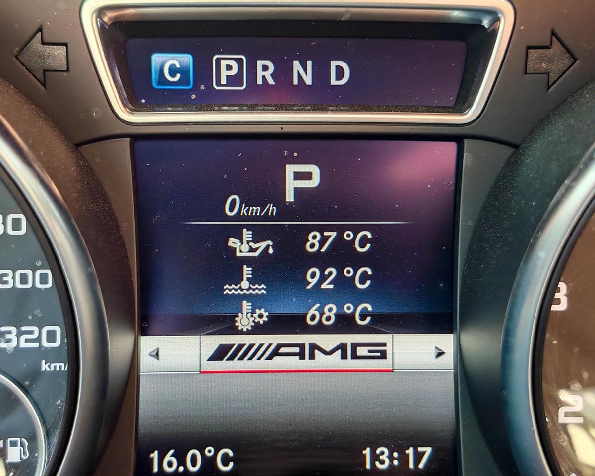 2016 Mercedes-Benz GLA 45 AMG AMG Performance, čierna hatchback, 124 000 km